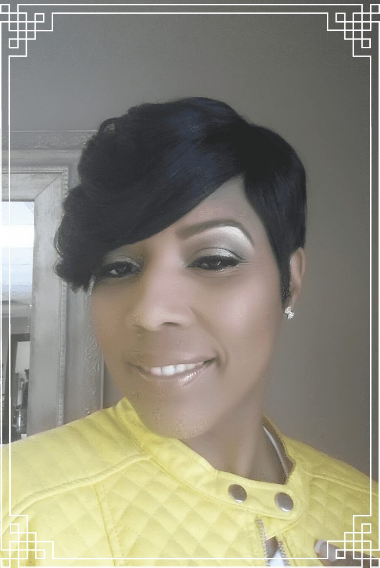 Queen Bee Royal Hair Gallery Stylist Columbus Ohio (1) Queen Bee Royal Hair Gallery Stylist Columbus Ohio (1)
